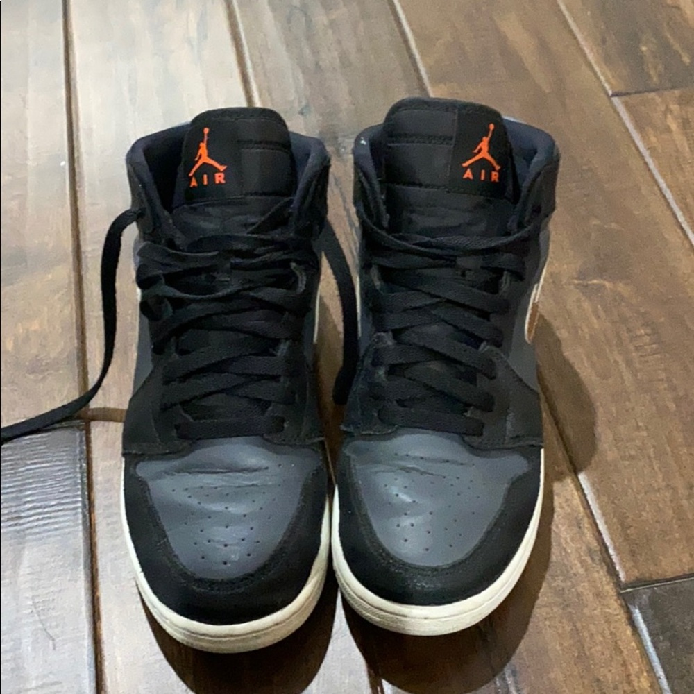 Kids Jordan 1 size 7y